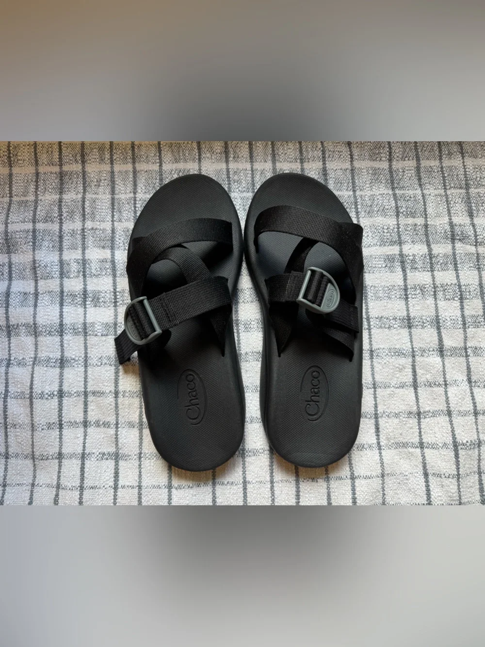 Chaco Men’s CushZ Slides in Black NWOT